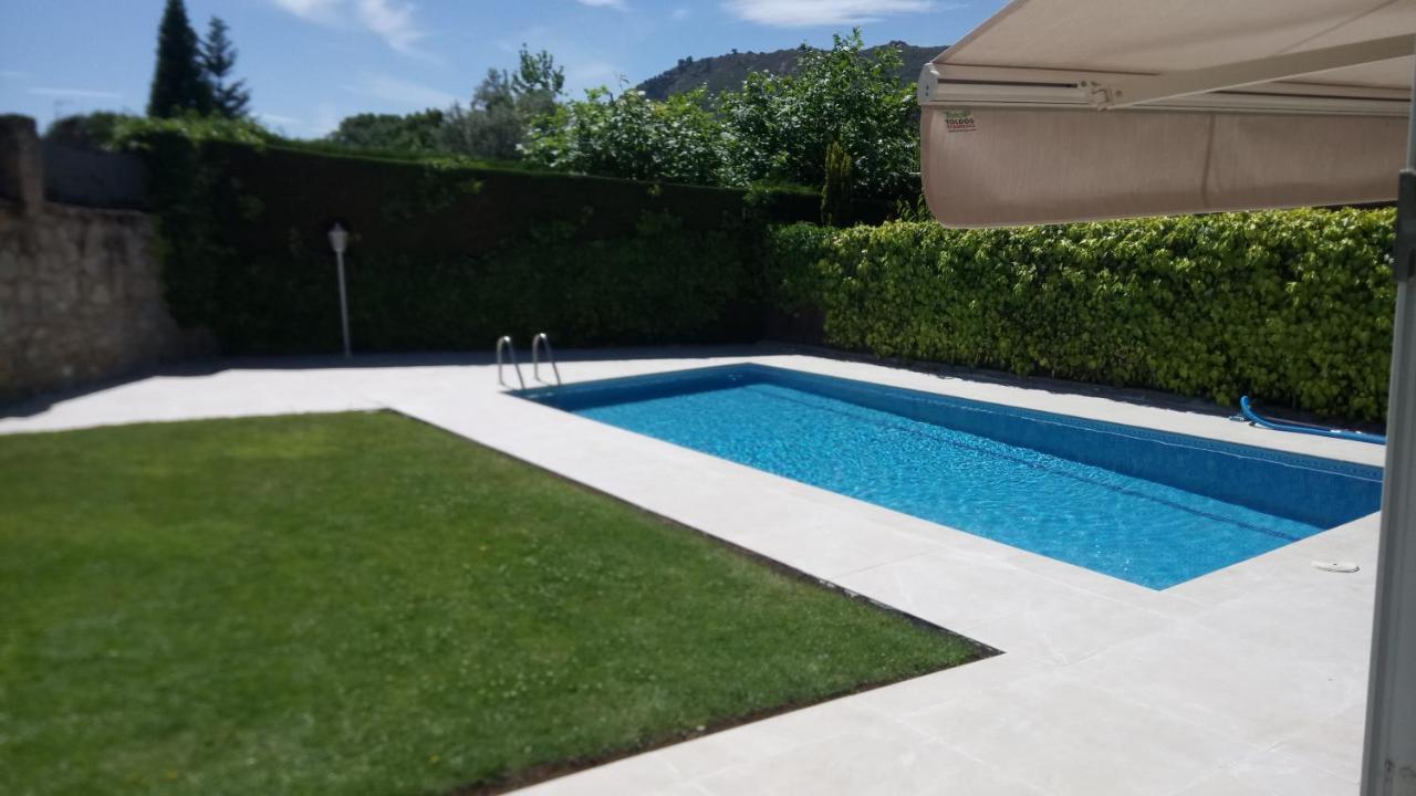 베세릴데라시에라 Casa Bellavista Becerril 빌라 외부 사진